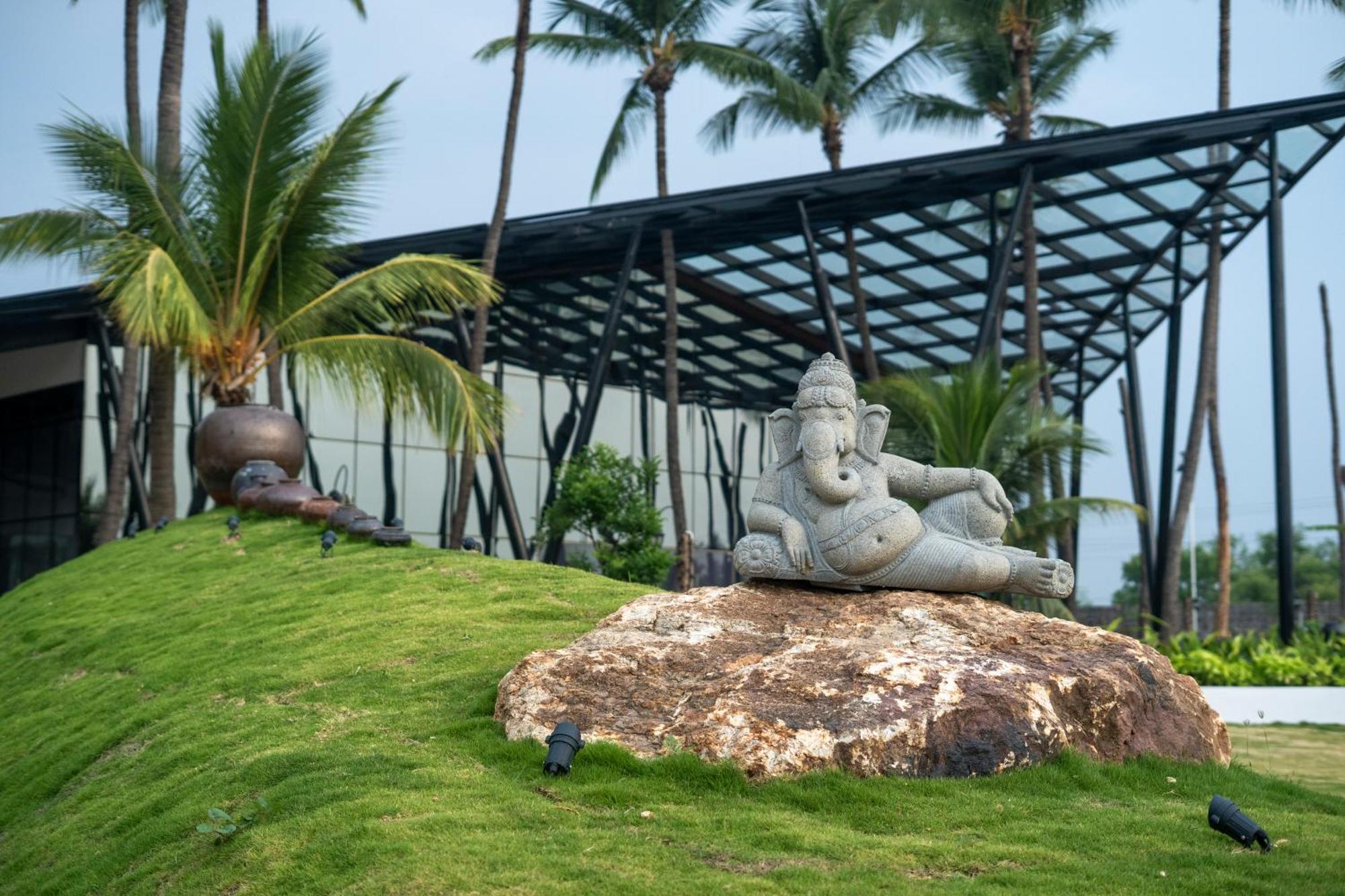 Serene Resort Hyderabad Shamshabad Exterior foto